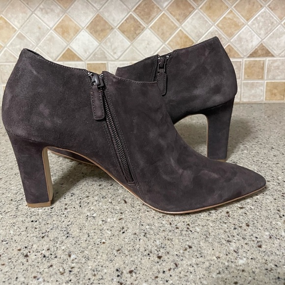 Cole Haan Vestry Pointed Toe Heeled Bootie in Dark Chocolate Suede Size 11B - Picture 5 of 8